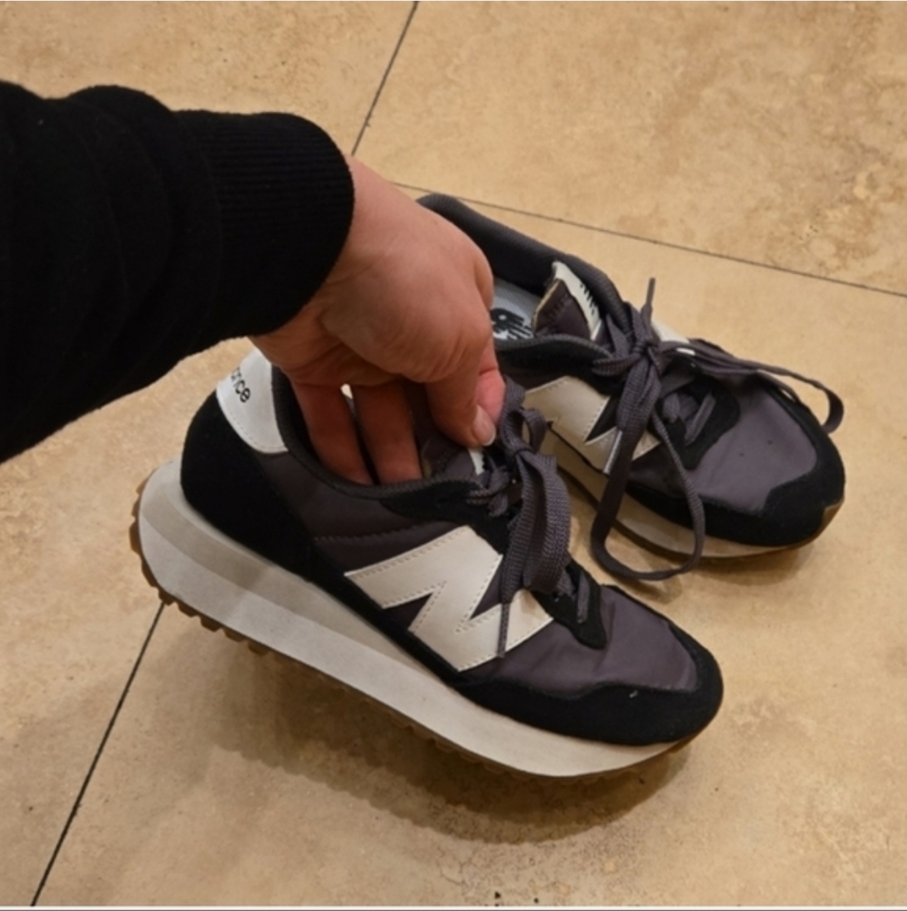 New Balance Black and Gray Sneakers
